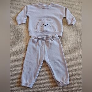 3-6mo Adorable Beige Baby 2pc Outfit with Animal Design